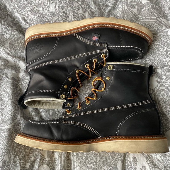 thorogood moc toe black